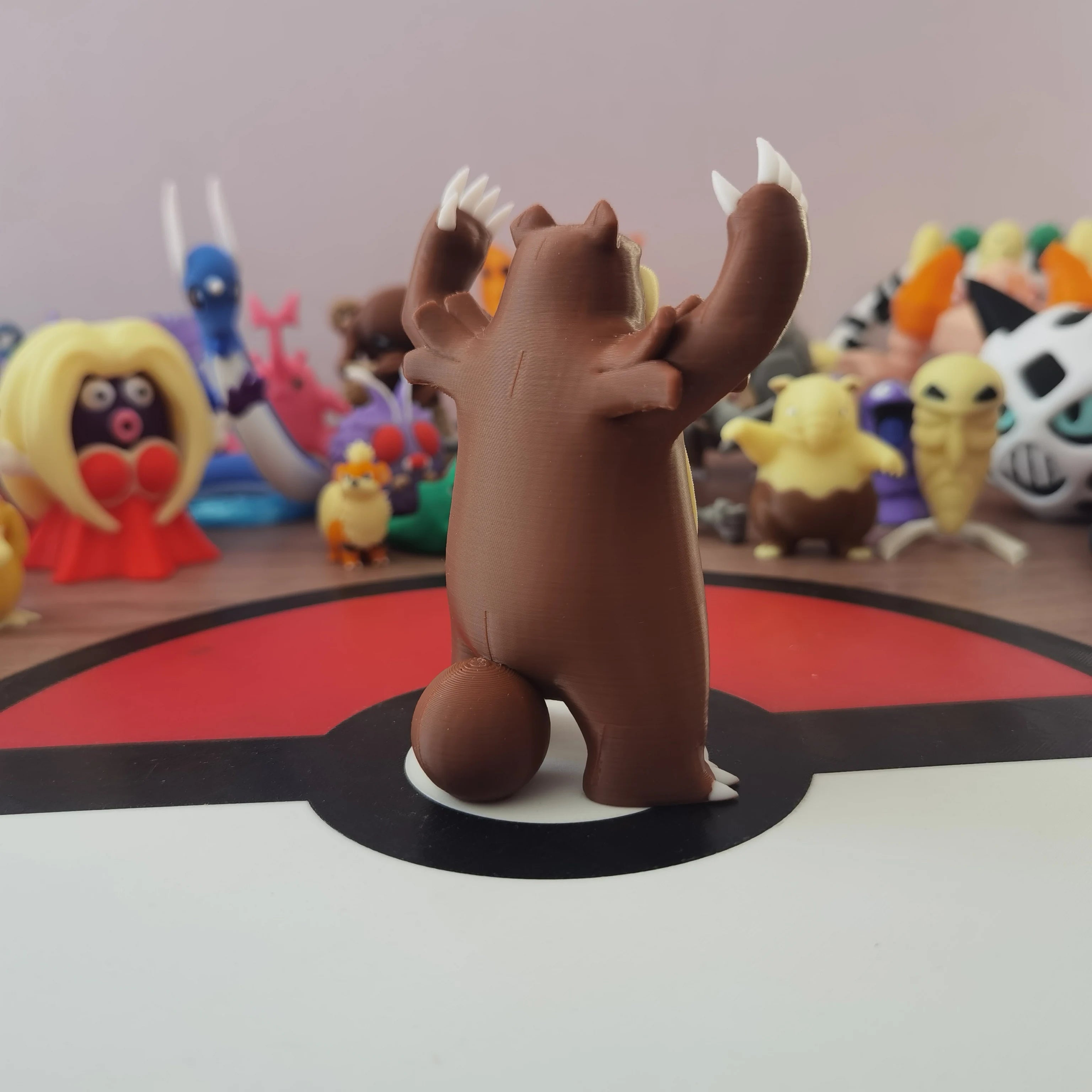 Figurines Pokémon de la ligne évolutive de Teddiursa, Ursaring et Ursaking (Hisui).