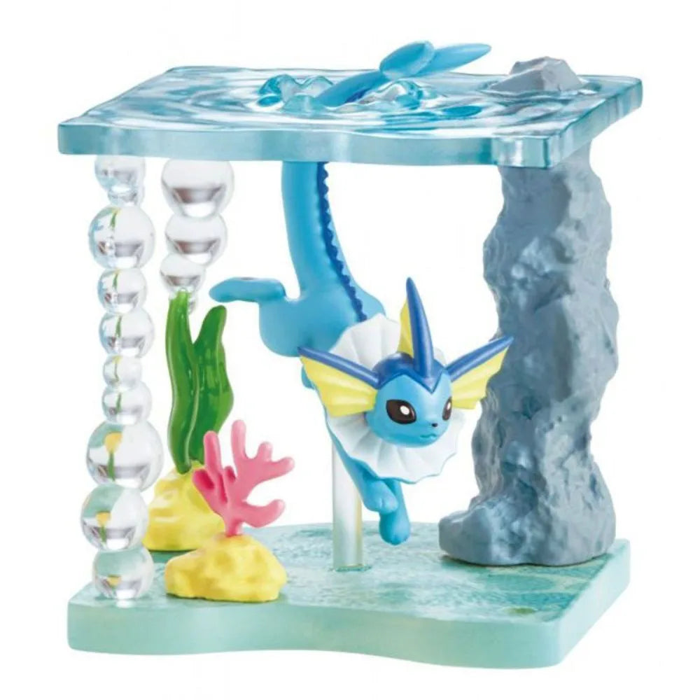 Lot de mini-figurines Pokémon variées présentées sur de petits socles thématiques d'environnement aquatique.