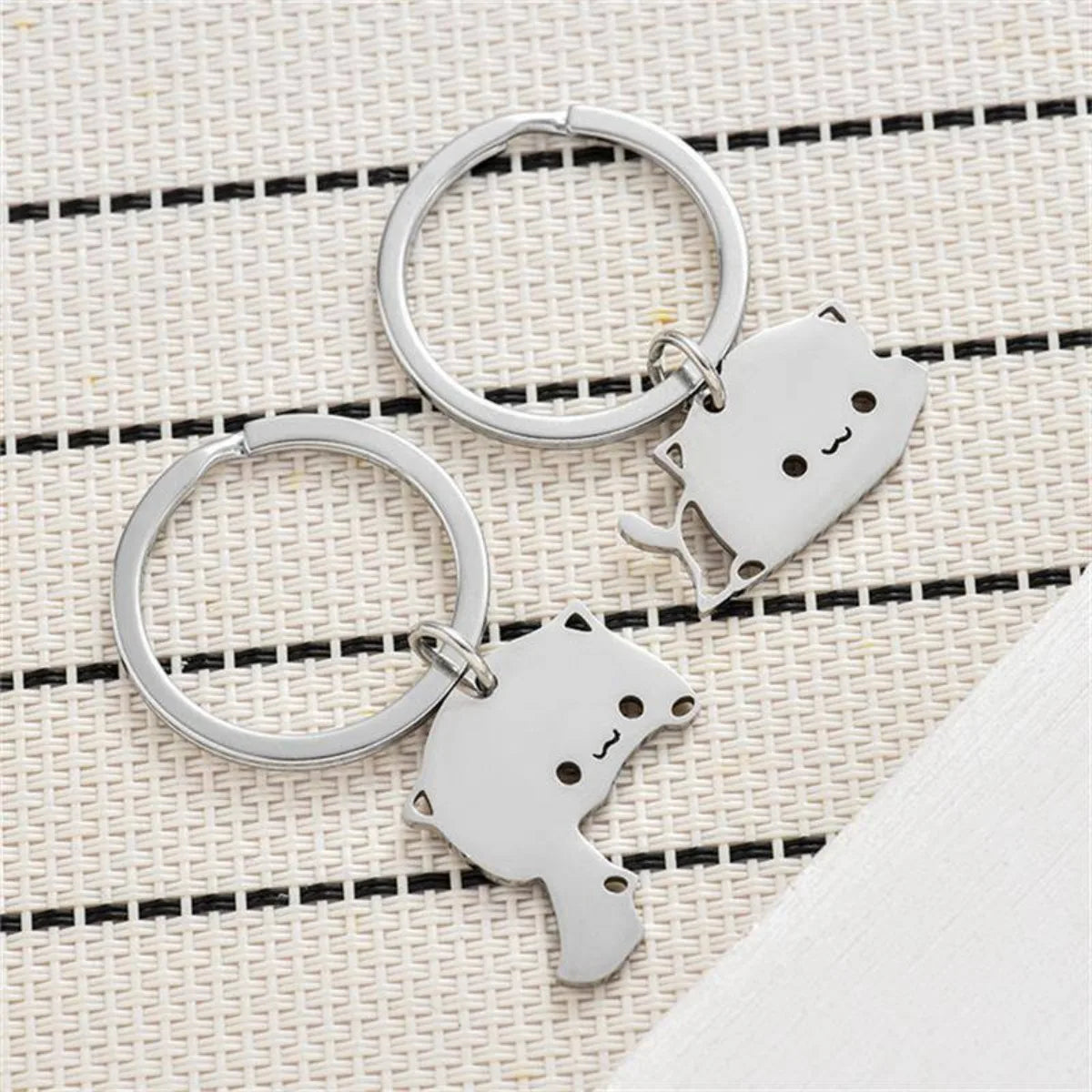 Duo Porte-Clés Chats Métal Aimantés – Pendentif Encastrable Couple & Amitié