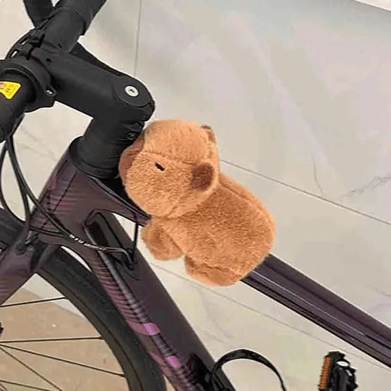 Bracelet Peluche Capybara Claque – Doudou Poignet & Accroche Voiture Tortue