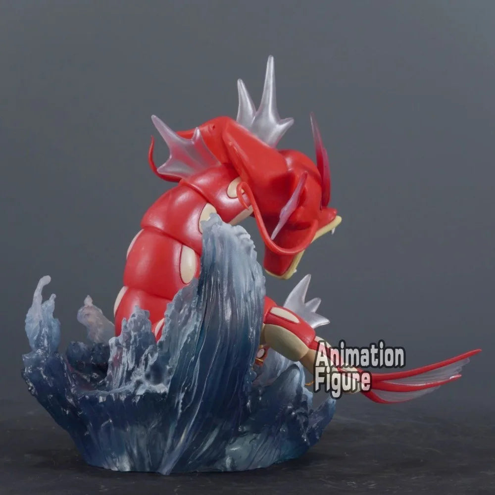 Imposante figurine diorama représentant le redoutable Léviator surgi des eaux.