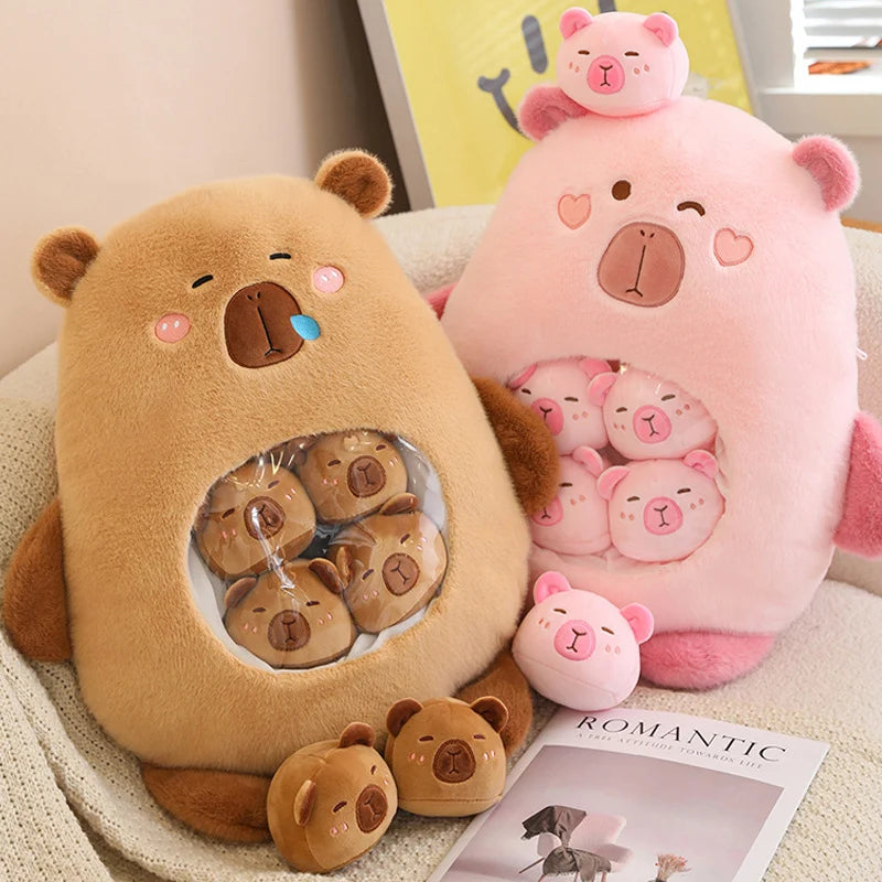 Coussin Peluche Capybara Fenêtre – Sachet Transparent Rempli de Mini Doudous
