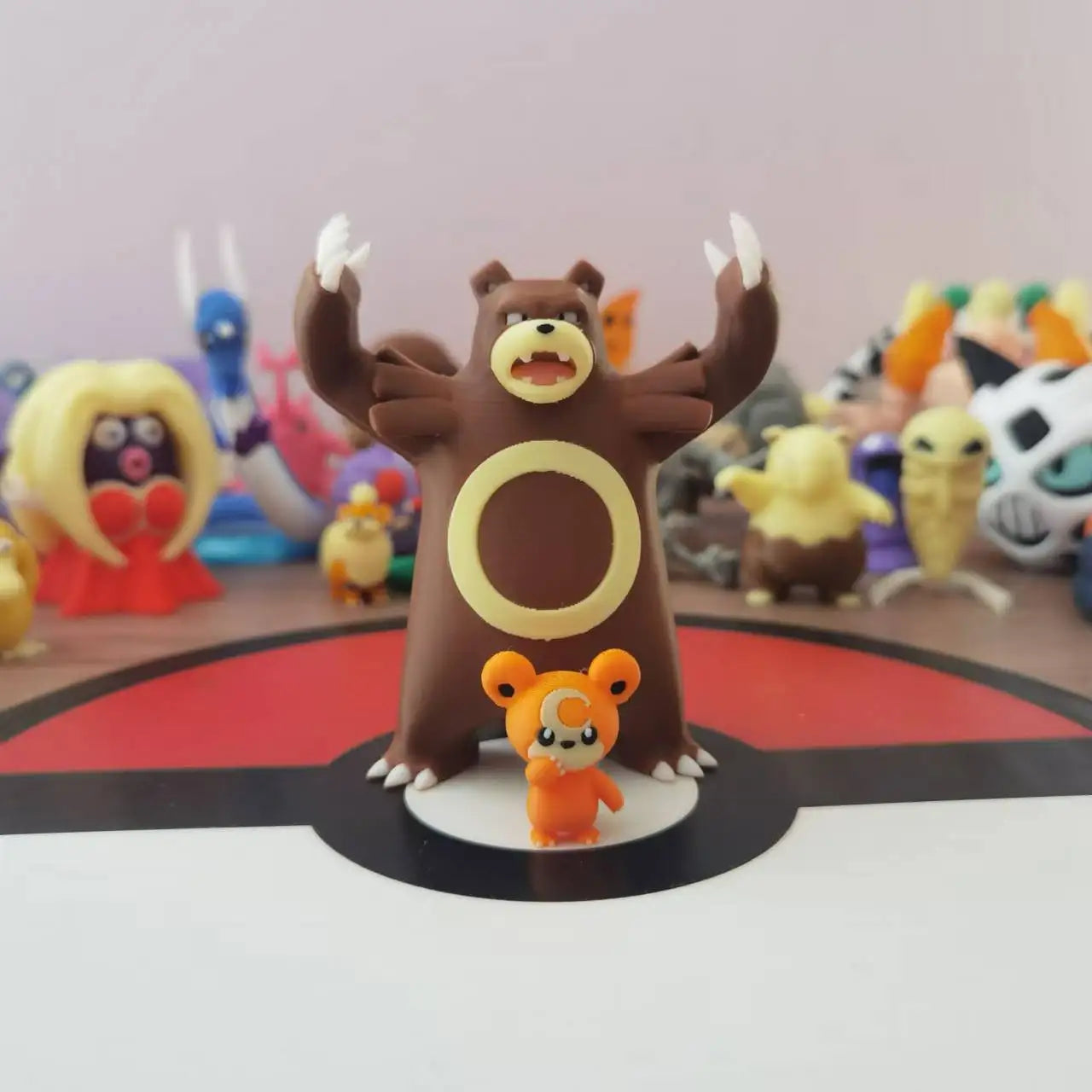 Figurines Pokémon de la ligne évolutive de Teddiursa, Ursaring et Ursaking (Hisui).