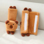 Kit Accessoires Auto Peluche Capybara – Repose-Tête, Protège-Ceinture & Boîte Mouchoirs