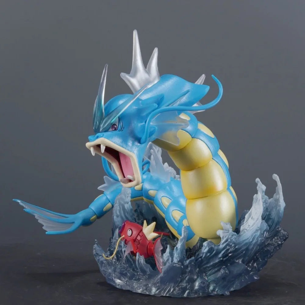Imposante figurine diorama représentant le redoutable Léviator surgi des eaux.