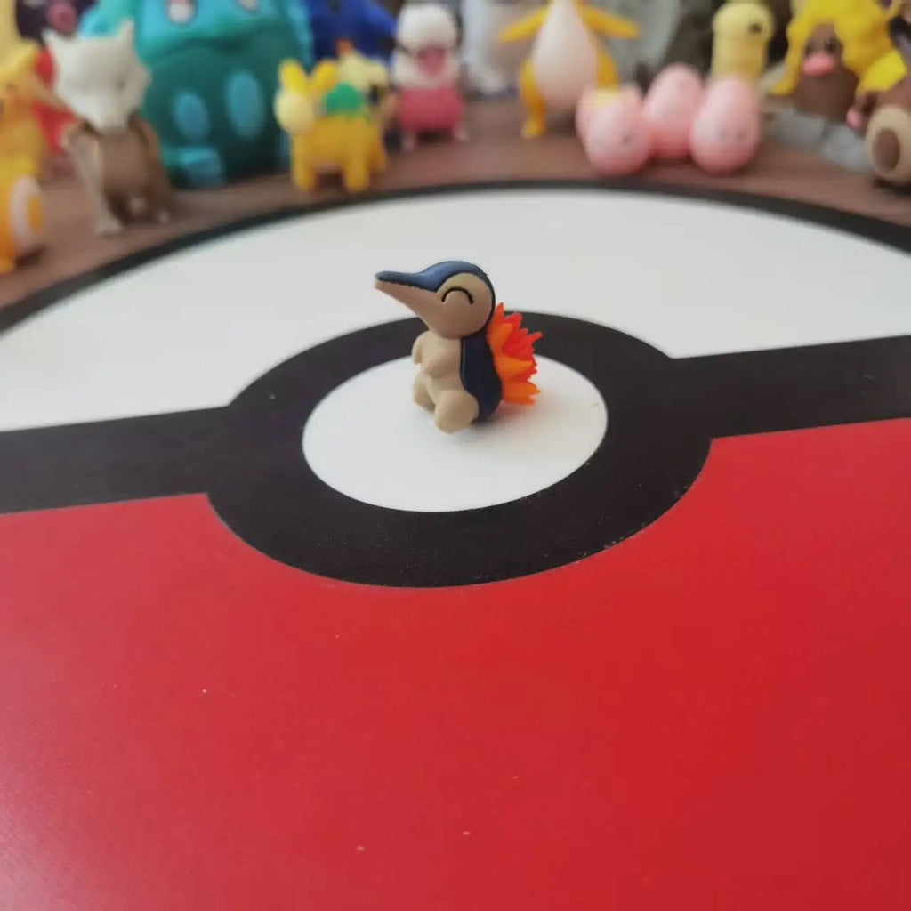 Figurines Pokémon du starter Feu de Johto : Héricendre, Feurisson et Typhlosion.
