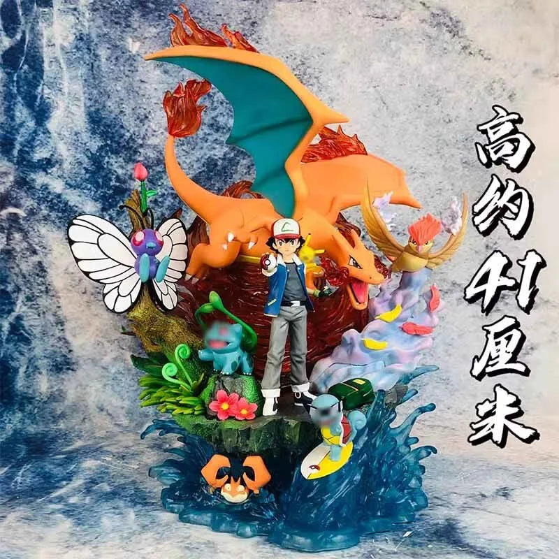 Statues de collection premium représentant divers Pokémon emblématiques accompagnés de socles et d'effets d'attaque spectaculaires.