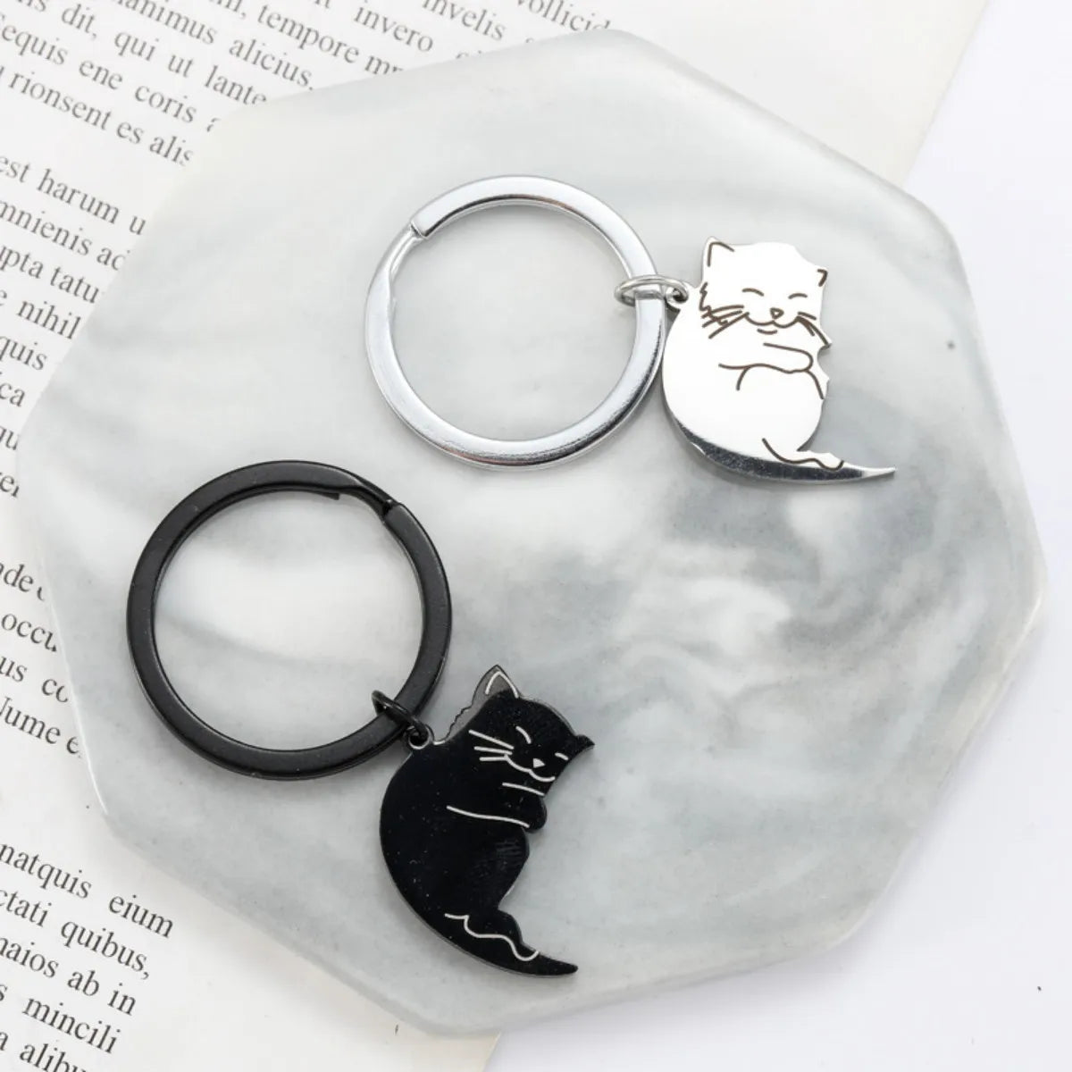 Duo Porte-Clés Chats Yin Yang Noir & Blanc – Pendentif Couple & Équilibre