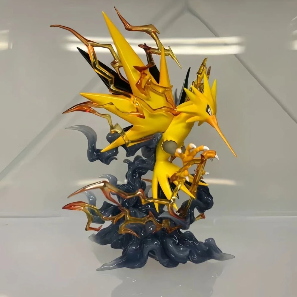 Figurine de collection d'Électhor déployant ses ailes au milieu d'un déchaînement d'éclairs spectaculaire