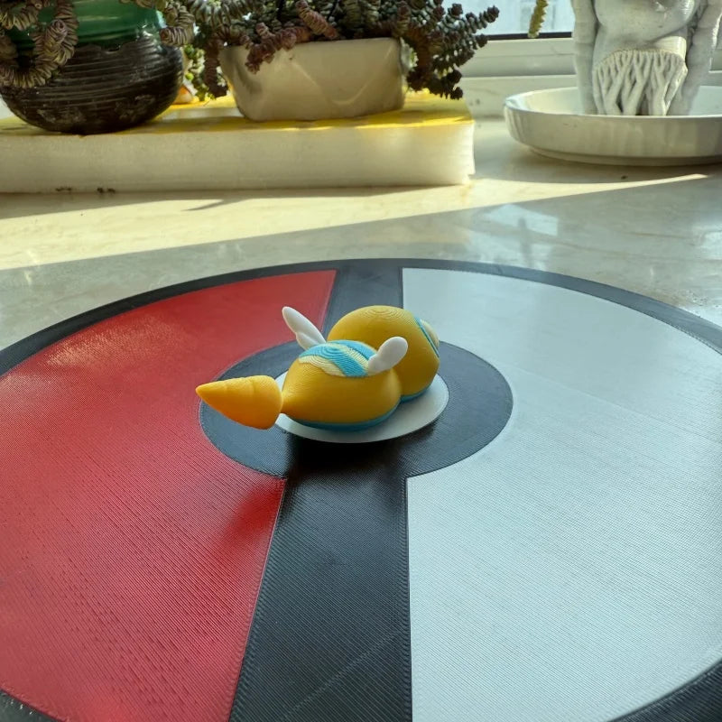 Figurines Pokémon de la ligne évolutive d'Insolourdo et sa forme évoluée Deuxdouspikes.