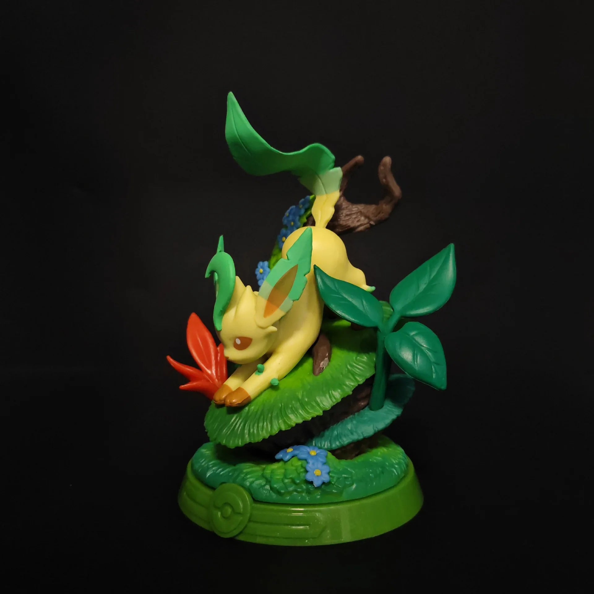 Set Figurines Pokémon Évolutions Évoli - Nymphali, Noctali, Aquali & Famille (9pcs)