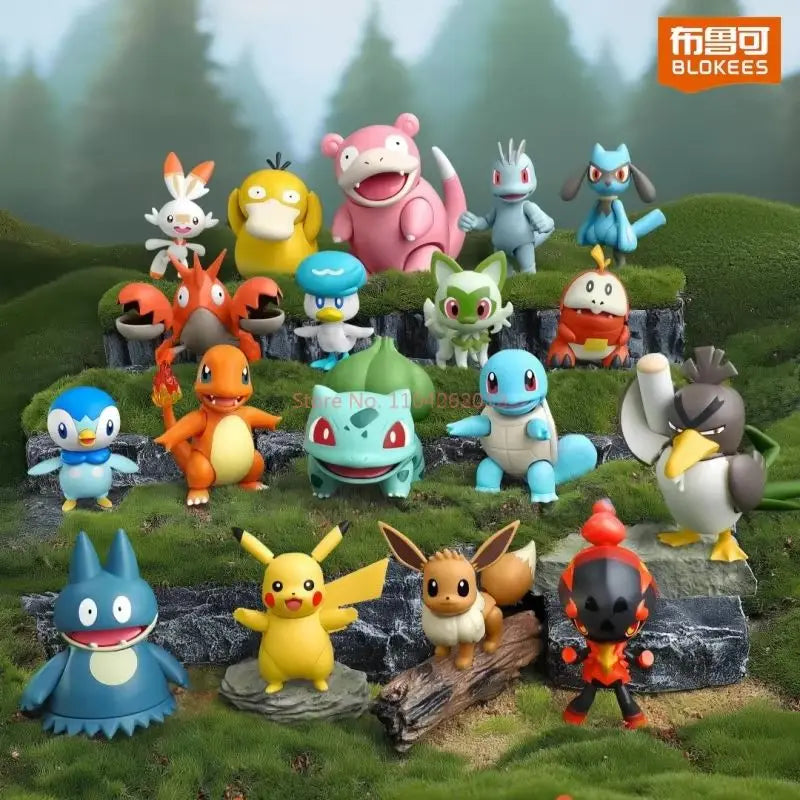 Figurines Pokémon sur socles thématiques représentants divers Pokémon populaires dans leur environnement