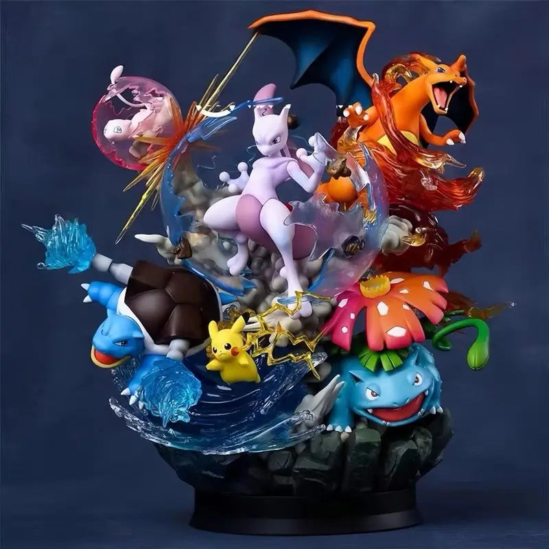 Imposante statue de collection diorama représentant un affrontement épique entre Mewtwo, Dracaufeu, Tortank et Florizarre