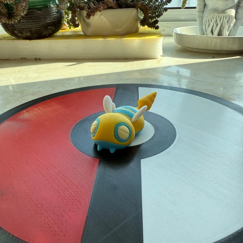 Figurines Pokémon de la ligne évolutive d'Insolourdo et sa forme évoluée Deuxdouspikes.